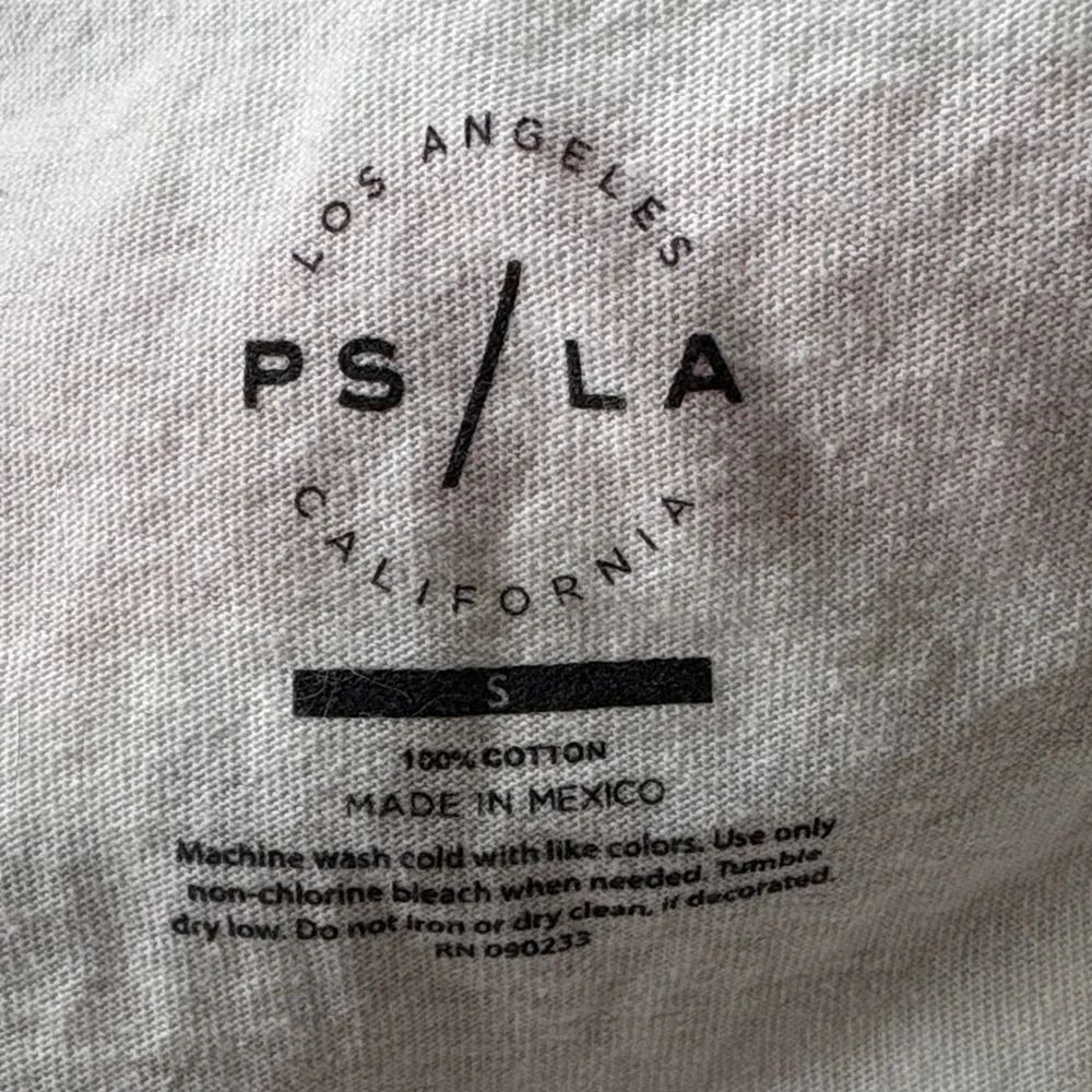 PacSun White and Red California Crop Top - Picture 2 of 2